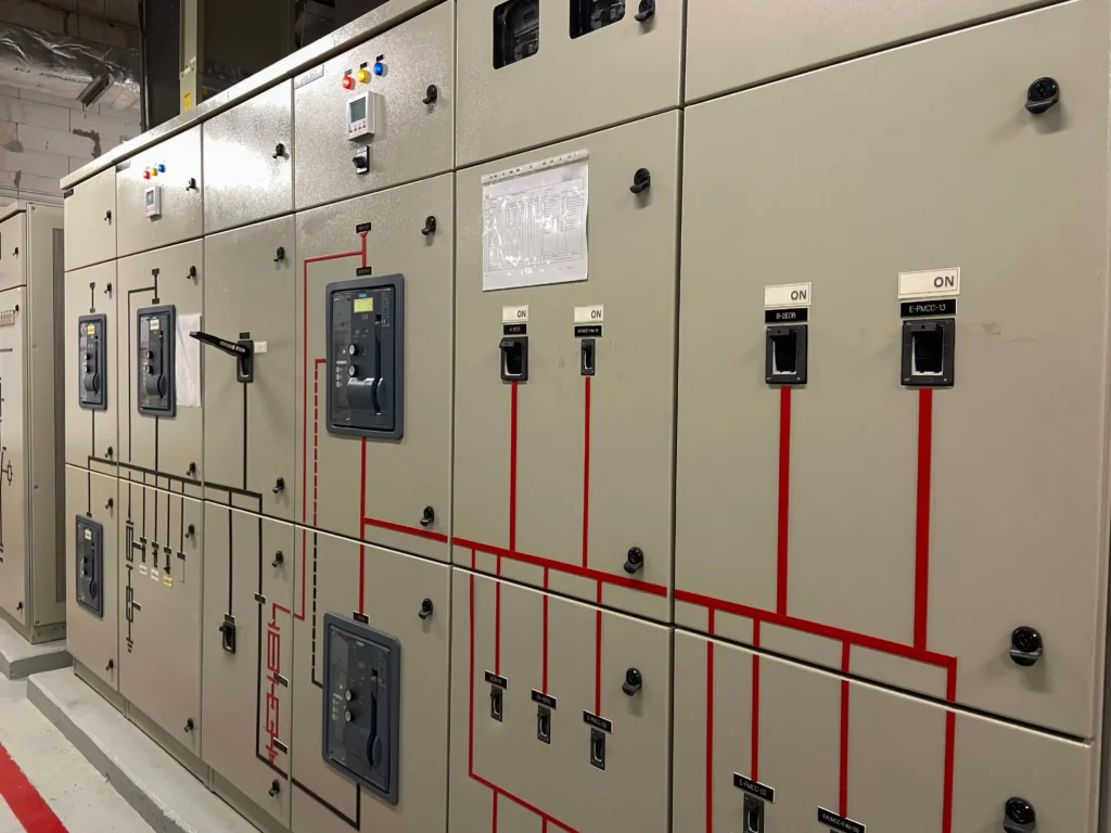 重量物搬入据付工事における電機盤施工イメージ